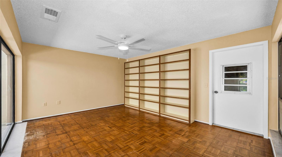 Bonus Area (Great Office Space)
