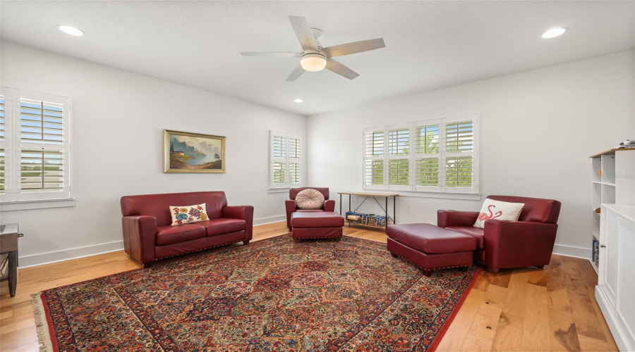 Winter Garden, Florida 34787, 4 Bedroom Bedrooms, ,3 Bathroombathrooms,Residential,For Sale,Easley,0,Mfro6412977