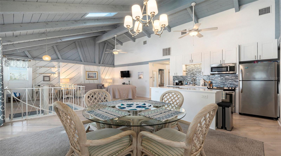 Hampton Dining Kitchen