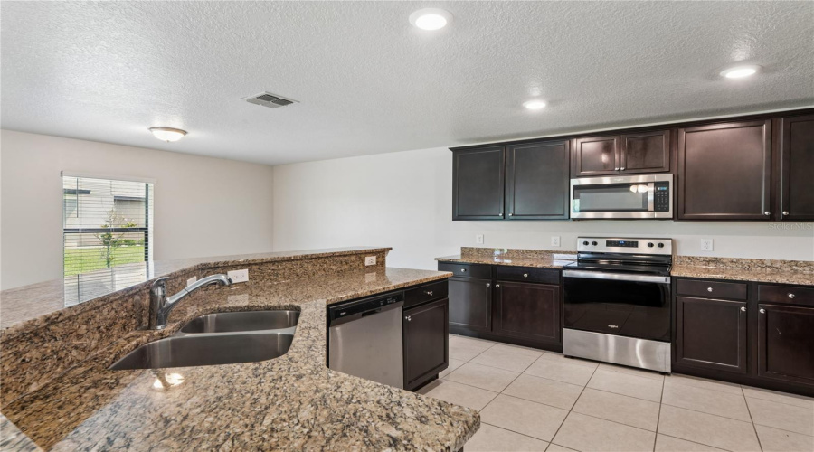 Lakeland, Florida 33805, 3 Bedroom Bedrooms, ,2 Bathroombathrooms,Residential,For Sale,Caspian,0,Mfrtb8536512