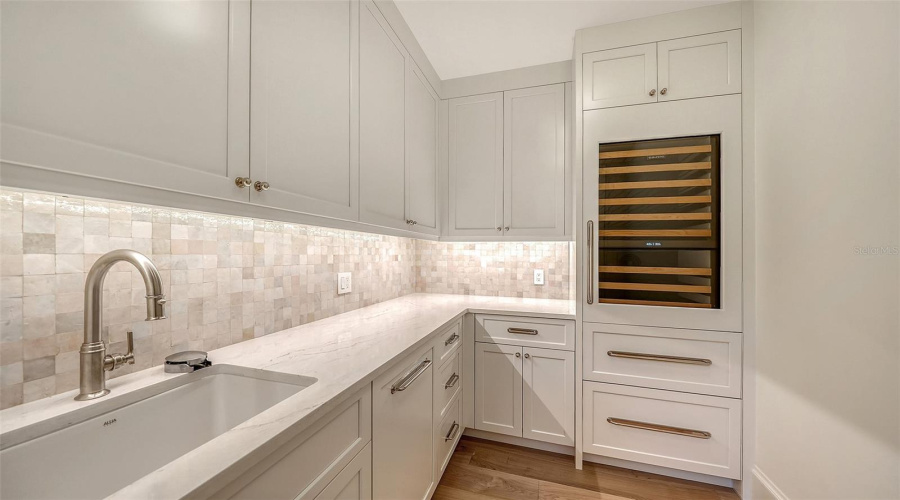 Longboat Key, Florida 34228, 4 Bedroom Bedrooms, ,4 Bathroombathrooms,Residential,For Sale,Old Compass,0,Mfra4699408