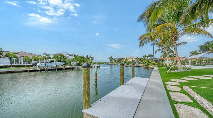 Longboat Key, Florida 34228, 4 Bedroom Bedrooms, ,4 Bathroombathrooms,Residential,For Sale,Old Compass,0,Mfra4699408