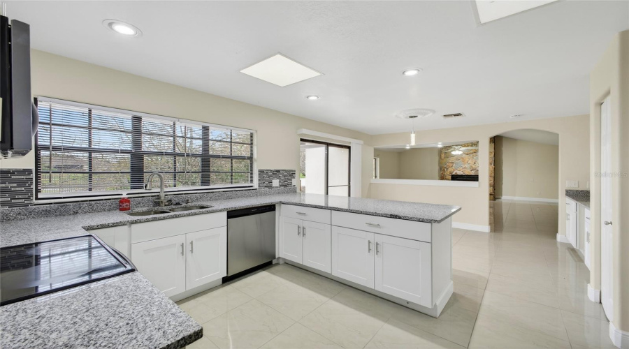 Poinciana, Florida 34759, 5 Bedroom Bedrooms, ,3 Bathroombathrooms,Residential,For Sale,Bar,0,Mfrl4959781