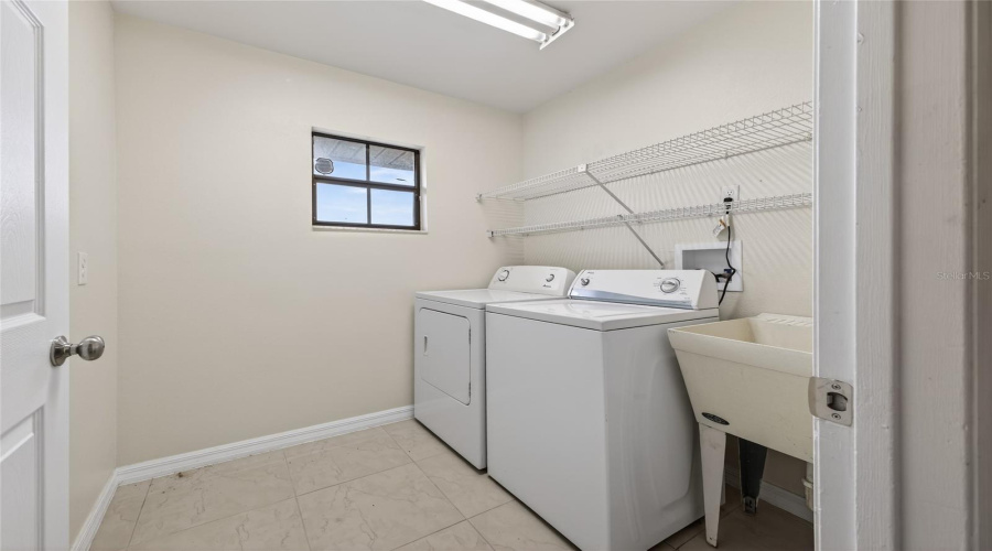Poinciana, Florida 34759, 5 Bedroom Bedrooms, ,3 Bathroombathrooms,Residential,For Sale,Bar,0,Mfrl4959781
