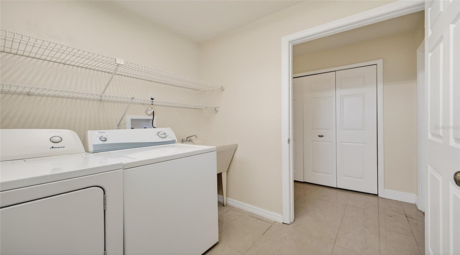 Poinciana, Florida 34759, 5 Bedroom Bedrooms, ,3 Bathroombathrooms,Residential,For Sale,Bar,0,Mfrl4959781