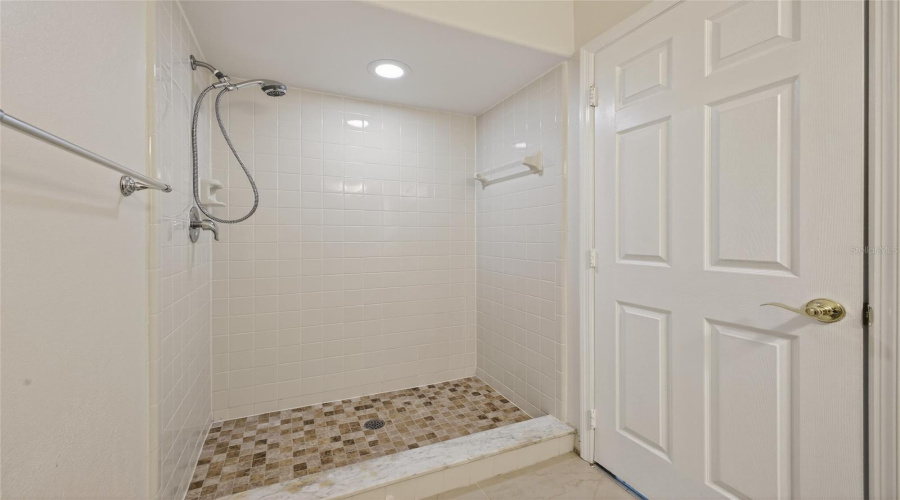 Poinciana, Florida 34759, 5 Bedroom Bedrooms, ,3 Bathroombathrooms,Residential,For Sale,Bar,0,Mfrl4959781