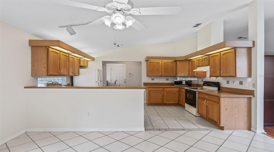 Ocala, Florida 34476, 3 Bedroom Bedrooms, ,2 Bathroombathrooms,Residential,For Sale,117Th Loop,0,Mfrg5113953