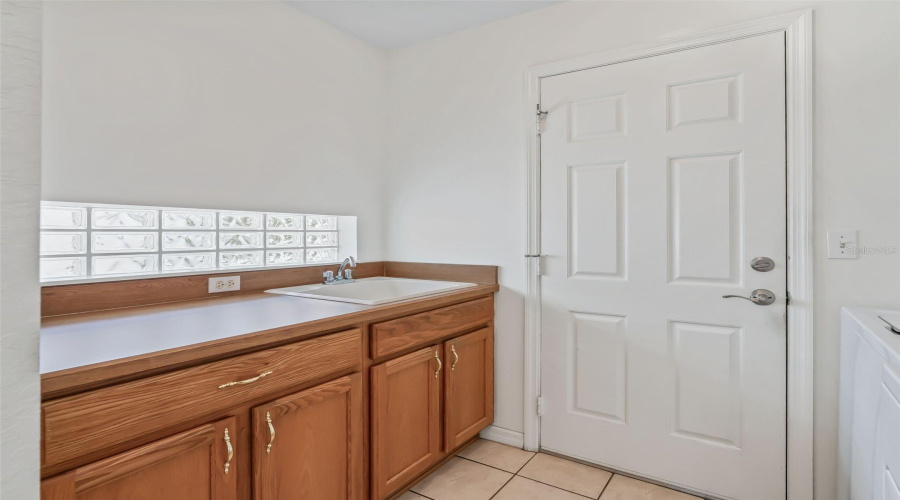 Ocala, Florida 34476, 3 Bedroom Bedrooms, ,2 Bathroombathrooms,Residential,For Sale,117Th Loop,0,Mfrg5113953