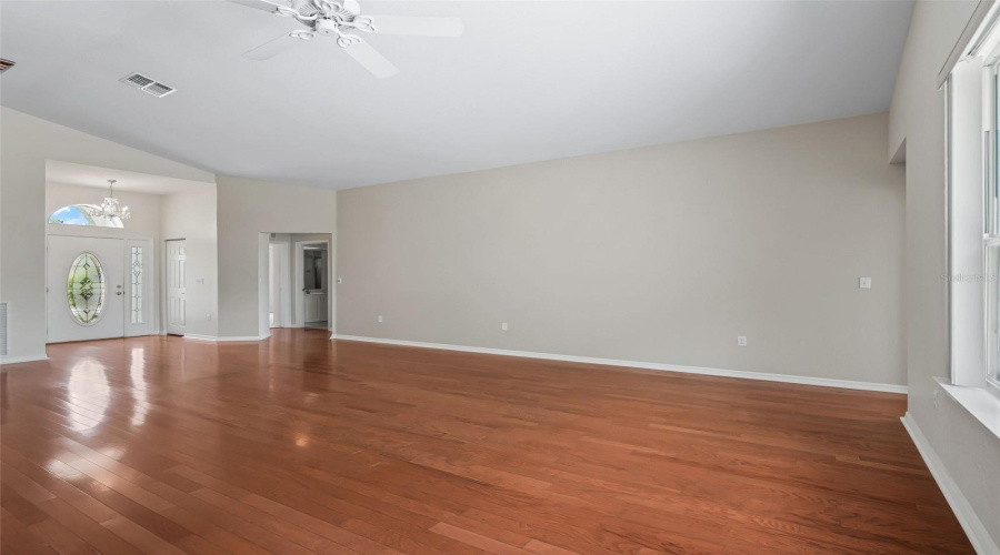 Ocala, Florida 34476, 3 Bedroom Bedrooms, ,2 Bathroombathrooms,Residential,For Sale,117Th Loop,0,Mfrg5113953