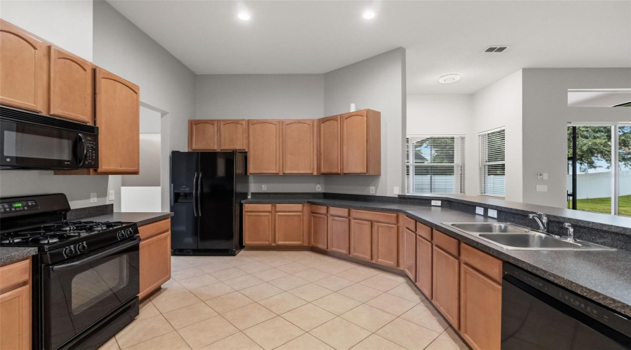 Clermont, Florida 34711, 4 Bedroom Bedrooms, ,3 Bathroombathrooms,Residential,For Sale,Powderhorn Place,0,Mfro6436565