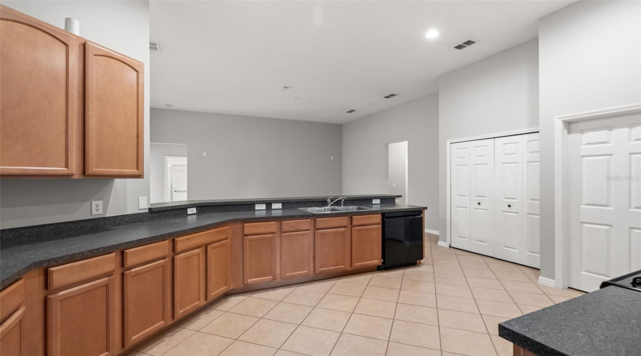 Clermont, Florida 34711, 4 Bedroom Bedrooms, ,3 Bathroombathrooms,Residential,For Sale,Powderhorn Place,0,Mfro6436565