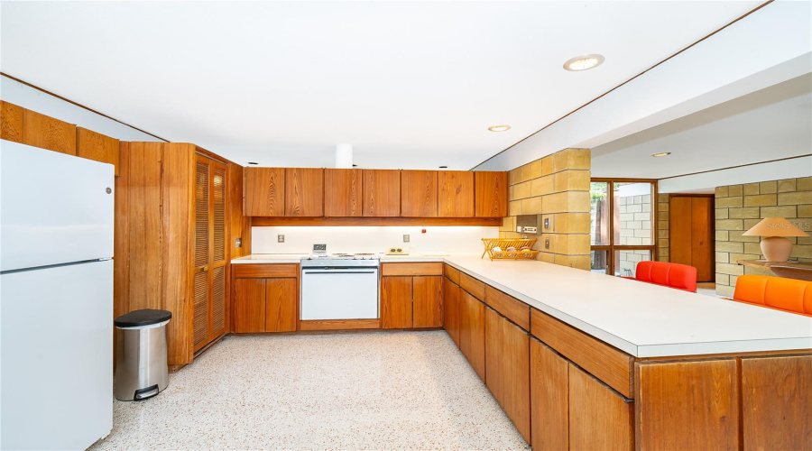 Oviedo, Florida 32765, 2 Bedroom Bedrooms, ,2 Bathroombathrooms,Residential,For Sale,Maple,0,Mfro6436712