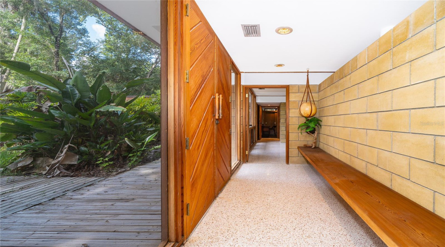 Oviedo, Florida 32765, 2 Bedroom Bedrooms, ,2 Bathroombathrooms,Residential,For Sale,Maple,0,Mfro6436712