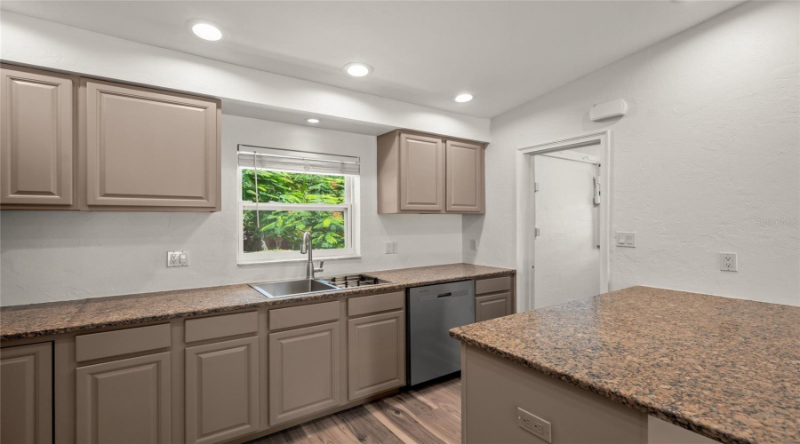 Sarasota, Florida 34235, 3 Bedroom Bedrooms, ,2 Bathroombathrooms,Residential,For Sale,Ingot,0,Mfrr4911822