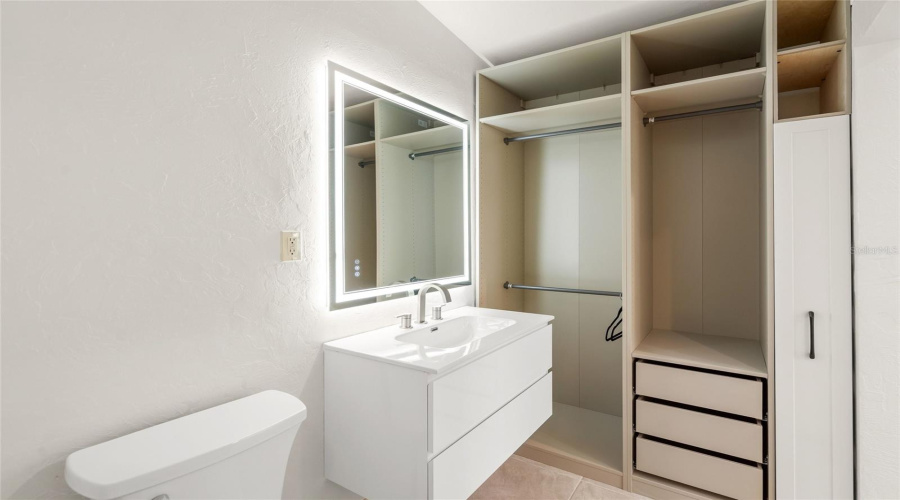 Sarasota, Florida 34235, 3 Bedroom Bedrooms, ,2 Bathroombathrooms,Residential,For Sale,Ingot,0,Mfrr4911822