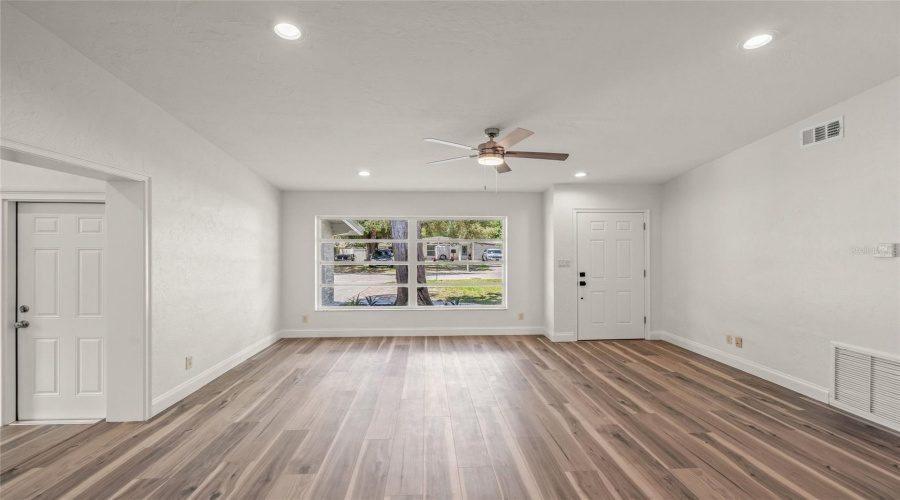 Sarasota, Florida 34235, 3 Bedroom Bedrooms, ,2 Bathroombathrooms,Residential,For Sale,Ingot,0,Mfrr4911822