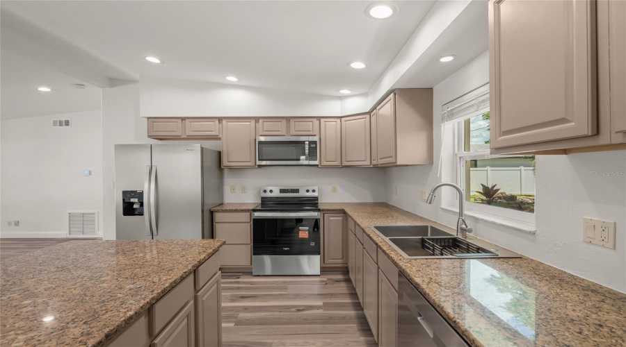 Sarasota, Florida 34235, 3 Bedroom Bedrooms, ,2 Bathroombathrooms,Residential,For Sale,Ingot,0,Mfrr4911822