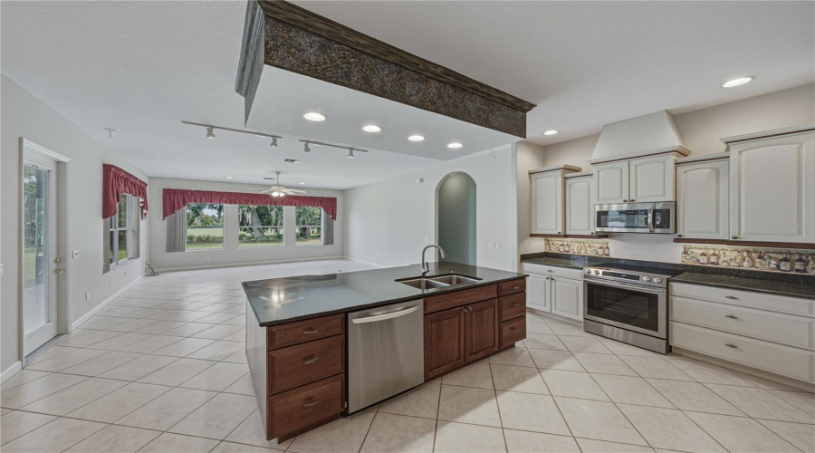 Winter Haven, Florida 33884, 4 Bedroom Bedrooms, ,3 Bathroombathrooms,Residential,For Sale,Sandhill,0,Mfrl4963215