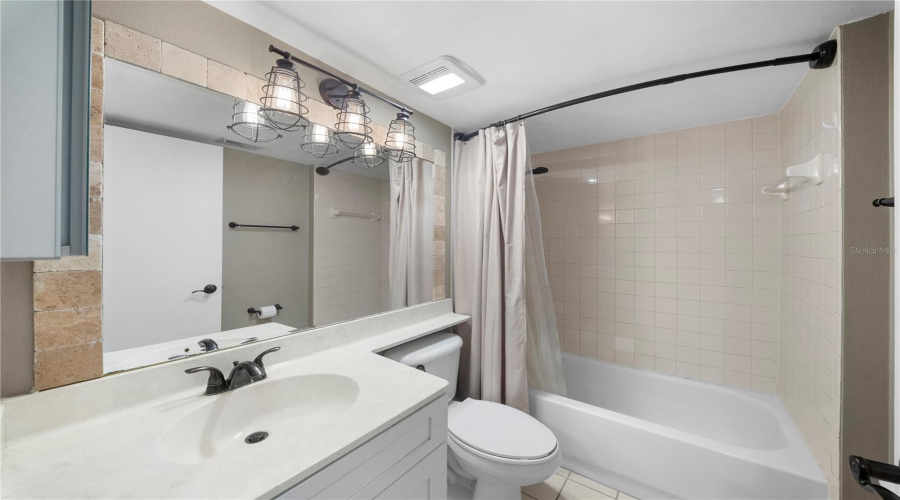 Naples, Florida 34109, 2 Bedroom Bedrooms, ,2 Bathroombathrooms,Residential,For Sale,Jewel,0,Mfrtb8512211