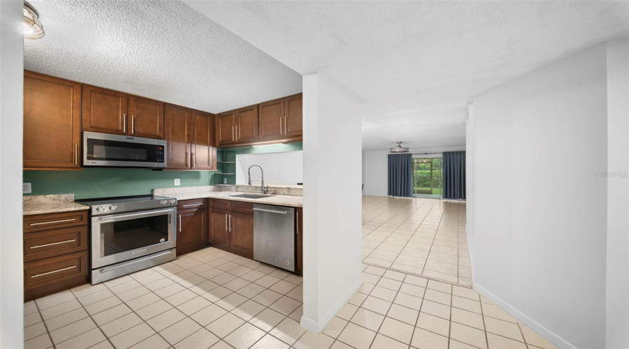 Naples, Florida 34109, 2 Bedroom Bedrooms, ,2 Bathroombathrooms,Residential,For Sale,Jewel,0,Mfrtb8512211