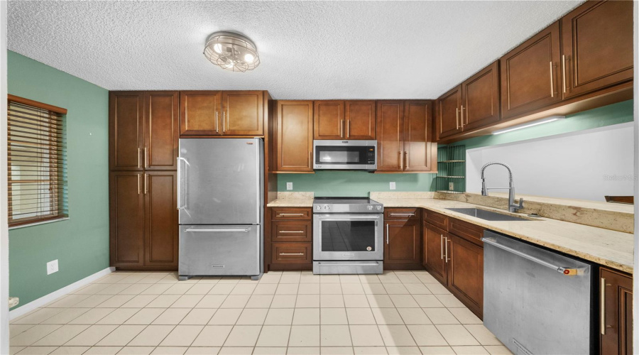 Naples, Florida 34109, 2 Bedroom Bedrooms, ,2 Bathroombathrooms,Residential,For Sale,Jewel,0,Mfrtb8512211