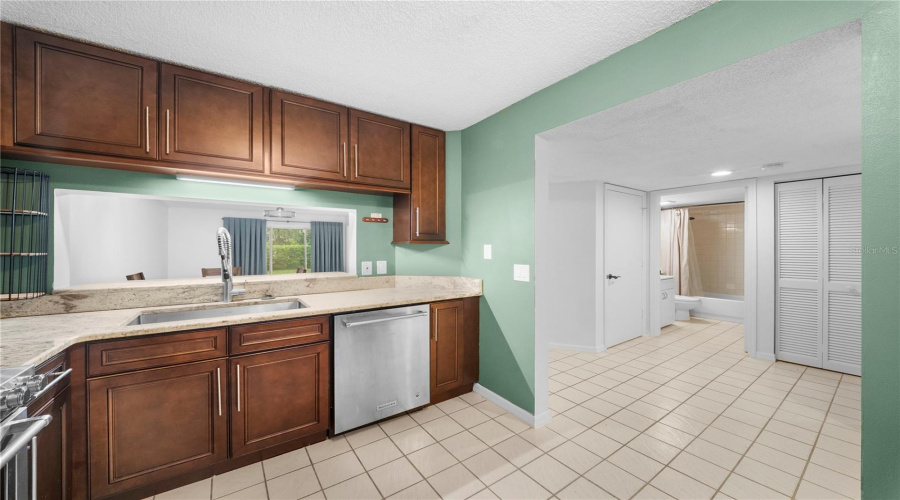 Naples, Florida 34109, 2 Bedroom Bedrooms, ,2 Bathroombathrooms,Residential,For Sale,Jewel,0,Mfrtb8512211