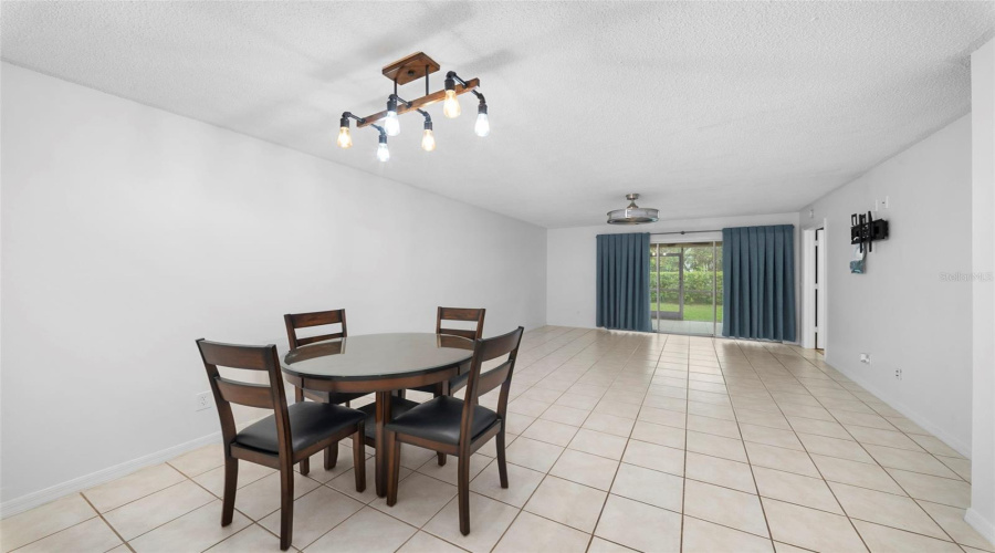 Naples, Florida 34109, 2 Bedroom Bedrooms, ,2 Bathroombathrooms,Residential,For Sale,Jewel,0,Mfrtb8512211