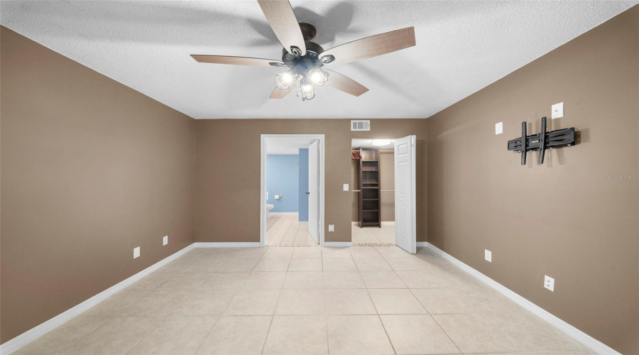 Naples, Florida 34109, 2 Bedroom Bedrooms, ,2 Bathroombathrooms,Residential,For Sale,Jewel,0,Mfrtb8512211