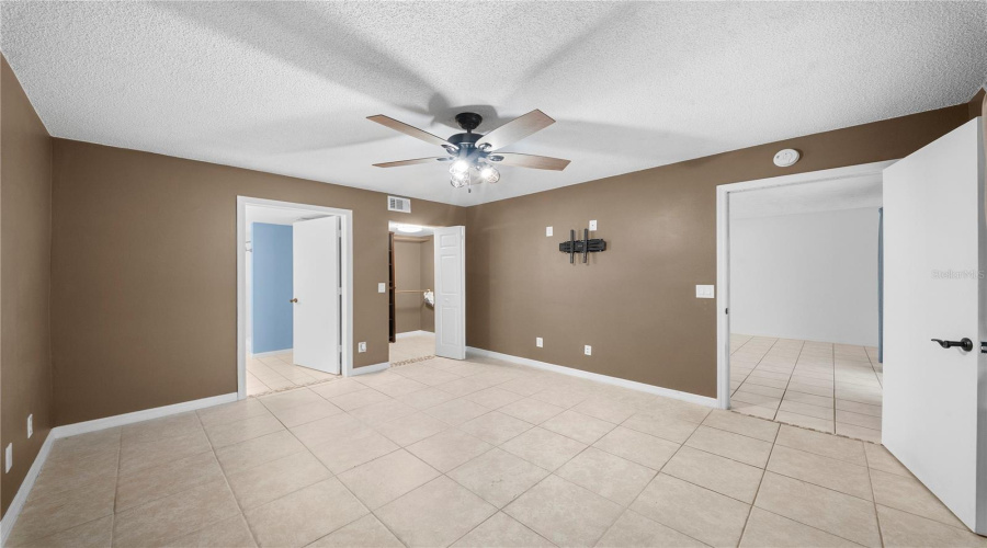 Naples, Florida 34109, 2 Bedroom Bedrooms, ,2 Bathroombathrooms,Residential,For Sale,Jewel,0,Mfrtb8512211