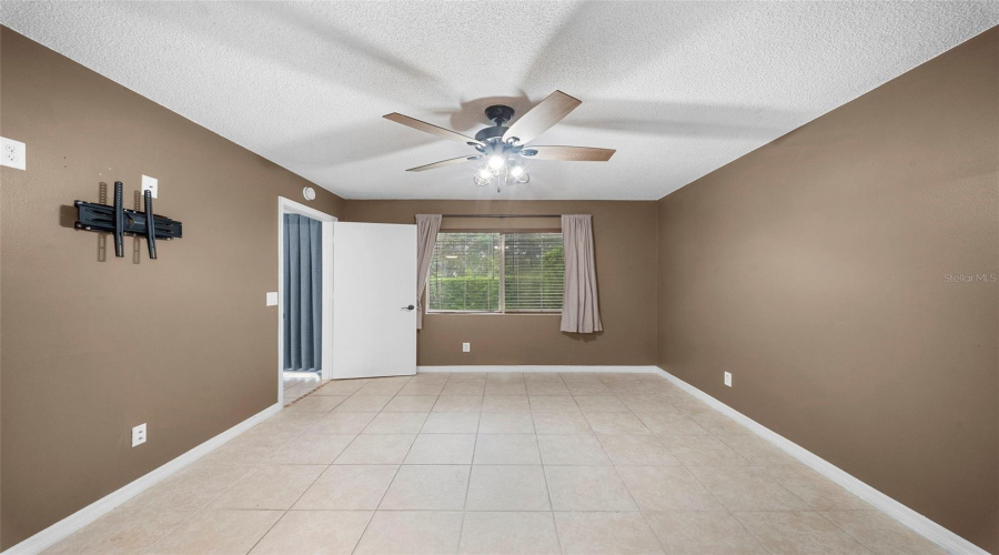 Naples, Florida 34109, 2 Bedroom Bedrooms, ,2 Bathroombathrooms,Residential,For Sale,Jewel,0,Mfrtb8512211