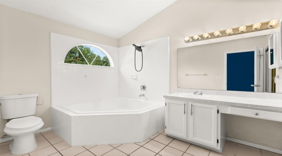 Apopka, Florida 32703, 3 Bedroom Bedrooms, ,2 Bathroombathrooms,Residential,For Sale,Lancaster,0,Mfro6435850