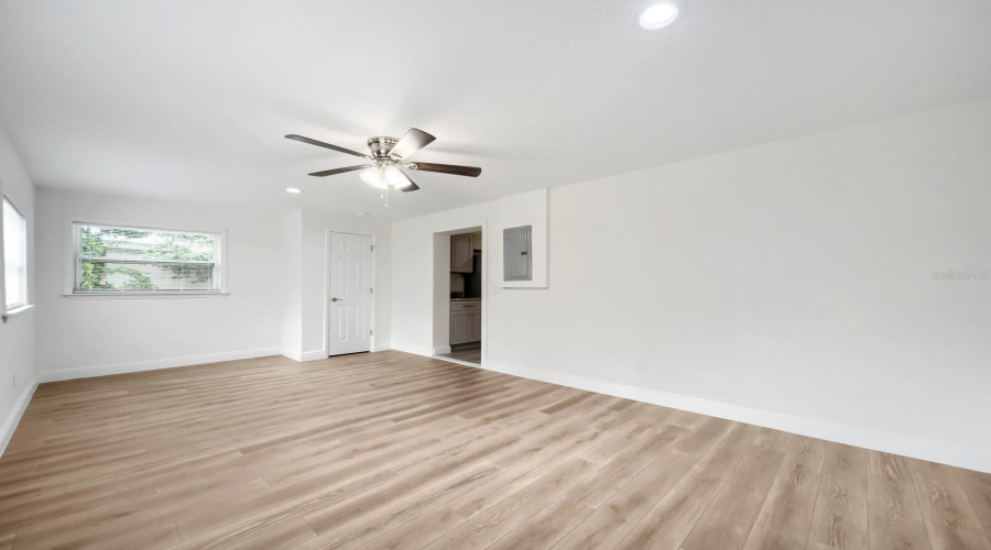Sanford, Florida 32771, 3 Bedroom Bedrooms, ,1 Bathroombathrooms,Residential,For Sale,Hays,0,Mfrtb8521395
