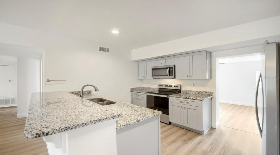 Sanford, Florida 32771, 3 Bedroom Bedrooms, ,1 Bathroombathrooms,Residential,For Sale,Hays,0,Mfrtb8521395