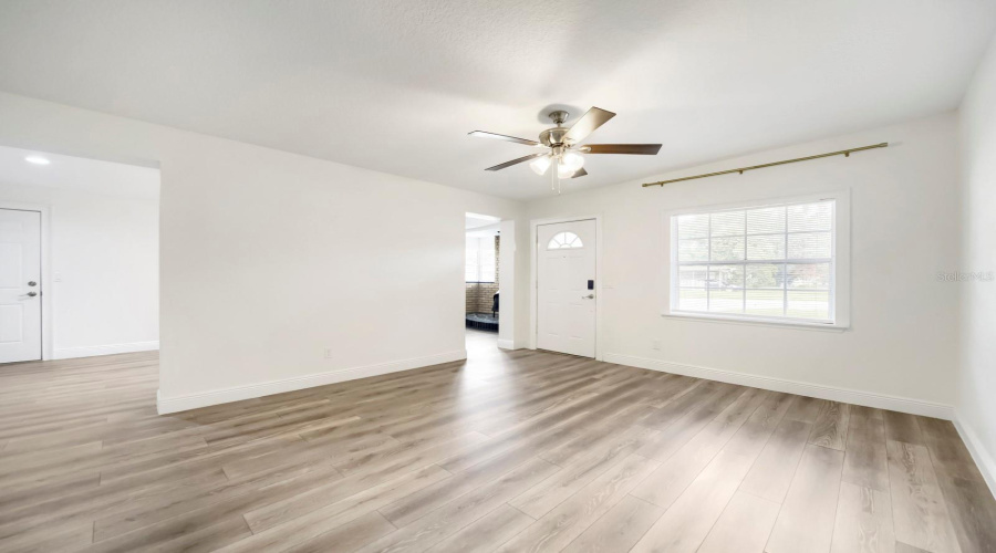 Sanford, Florida 32771, 3 Bedroom Bedrooms, ,1 Bathroombathrooms,Residential,For Sale,Hays,0,Mfrtb8521395