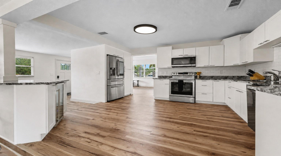 St Petersburg, Florida 33710, 3 Bedroom Bedrooms, ,2 Bathroombathrooms,Residential,For Sale,11Th,0,Mfrtb8490160