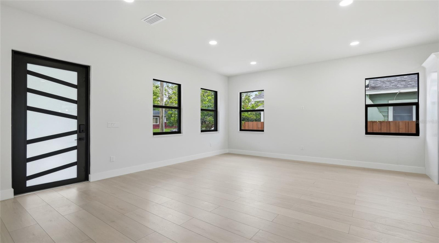 Tampa, Florida 33604, 4 Bedroom Bedrooms, ,2 Bathroombathrooms,Residential,For Sale,10Th,0,Mfrtb8528343