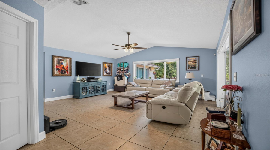 Bradenton, Florida 34212, 4 Bedroom Bedrooms, ,3 Bathroombathrooms,Residential,For Sale,Woodview,0,Mfra4704232