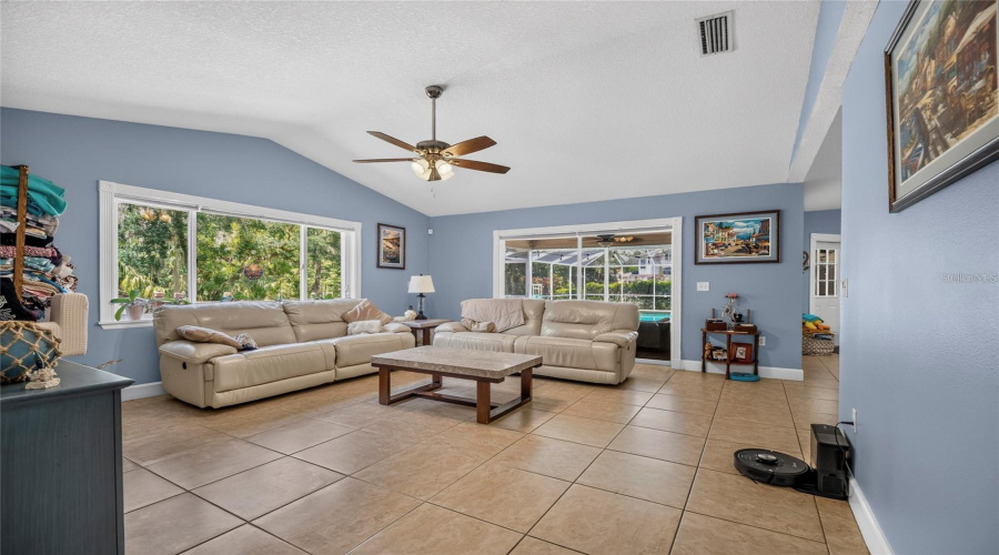 Bradenton, Florida 34212, 4 Bedroom Bedrooms, ,3 Bathroombathrooms,Residential,For Sale,Woodview,0,Mfra4704232