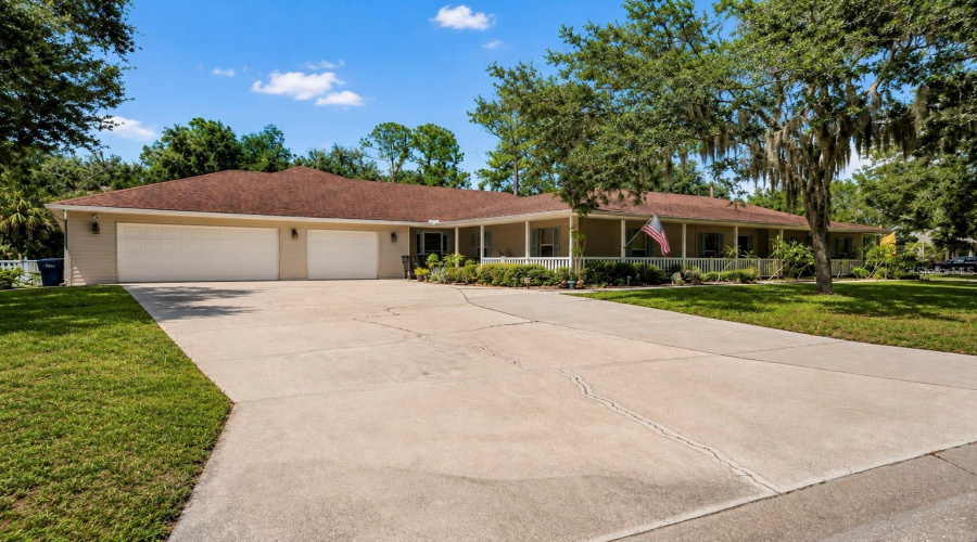 Bradenton, Florida 34212, 4 Bedroom Bedrooms, ,3 Bathroombathrooms,Residential,For Sale,Woodview,0,Mfra4704232