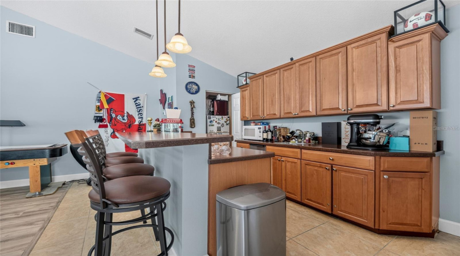 Bradenton, Florida 34212, 4 Bedroom Bedrooms, ,3 Bathroombathrooms,Residential,For Sale,Woodview,0,Mfra4704232