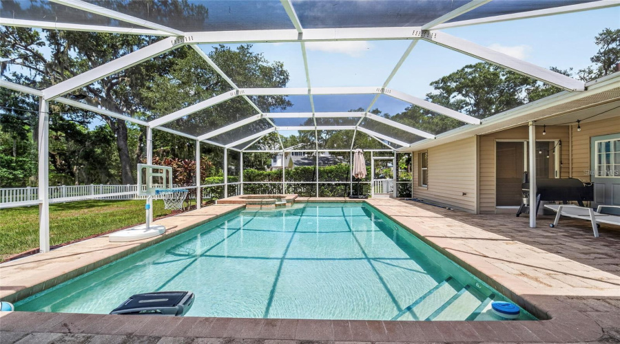 Bradenton, Florida 34212, 4 Bedroom Bedrooms, ,3 Bathroombathrooms,Residential,For Sale,Woodview,0,Mfra4704232