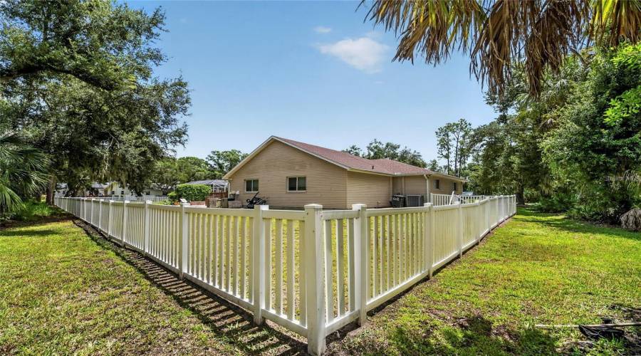 Bradenton, Florida 34212, 4 Bedroom Bedrooms, ,3 Bathroombathrooms,Residential,For Sale,Woodview,0,Mfra4704232