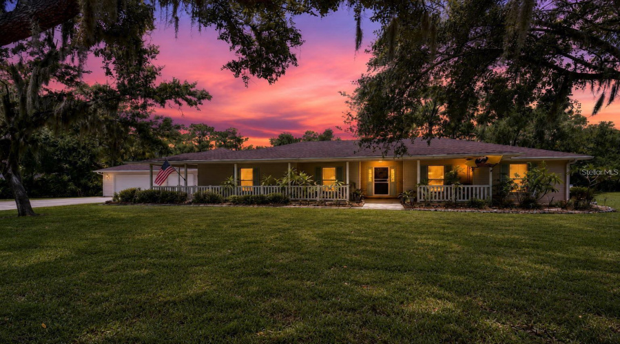 Bradenton, Florida 34212, 4 Bedroom Bedrooms, ,3 Bathroombathrooms,Residential,For Sale,Woodview,0,Mfra4704232