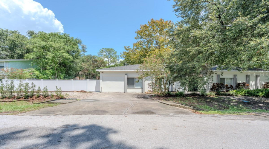 Tampa, Florida 33617, 5 Bedroom Bedrooms, ,3 Bathroombathrooms,Residential,For Sale,Chilkoot,0,Mfra4704231