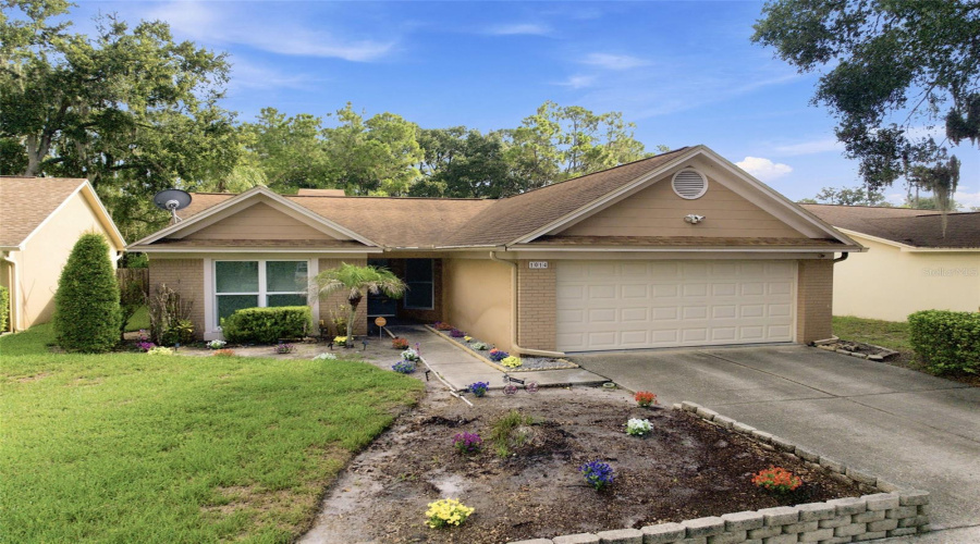Valrico, Florida 33596, 3 Bedroom Bedrooms, ,2 Bathroombathrooms,Residential,For Sale,Hardwood,0,Mfrtb8526886