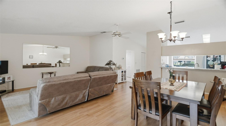 Holiday, Florida 34691, 2 Bedroom Bedrooms, ,2 Bathroombathrooms,Residential,For Sale,Sailmaker,0,Mfrtb8542704