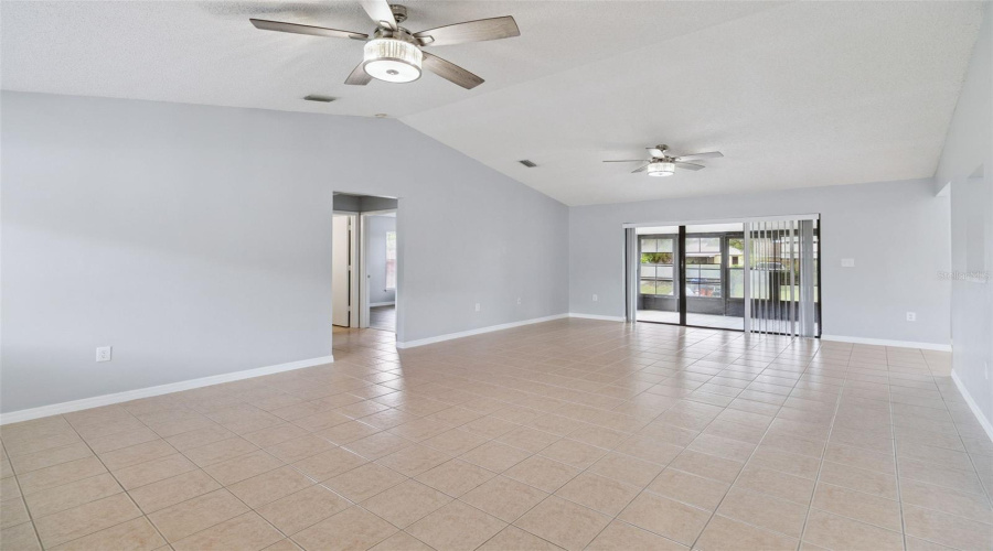 Palm Bay, Florida 32907, 3 Bedroom Bedrooms, ,2 Bathroombathrooms,Residential,For Sale,Forest,0,Mfro6422359