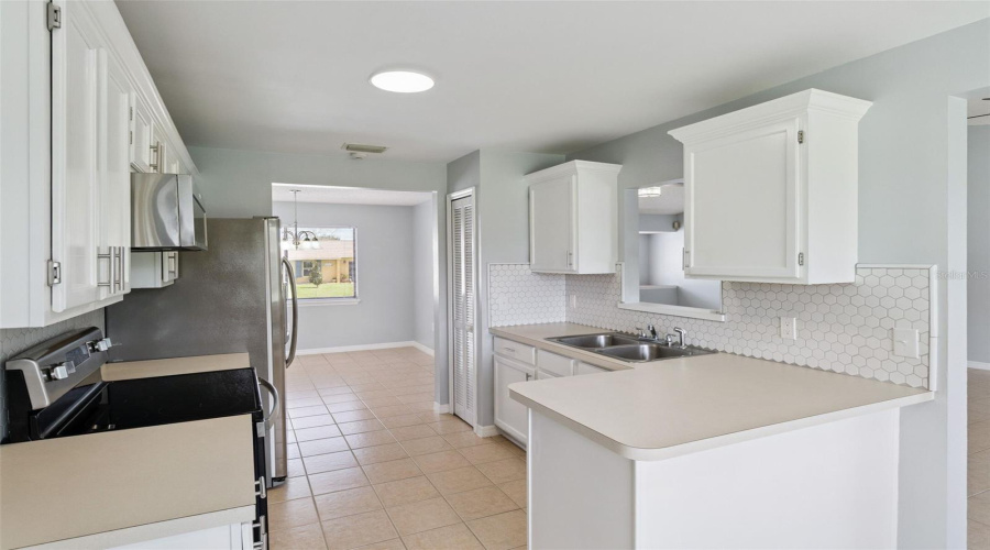 Palm Bay, Florida 32907, 3 Bedroom Bedrooms, ,2 Bathroombathrooms,Residential,For Sale,Forest,0,Mfro6422359