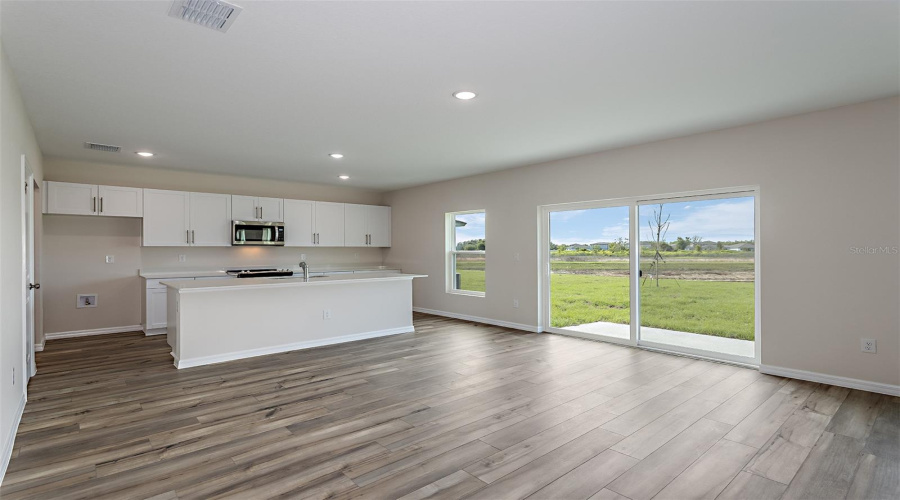 Zephyrhills, Florida 33541, 5 Bedroom Bedrooms, ,3 Bathroombathrooms,Residential,For Sale,Thornhedge,0,Mfrtb8543046