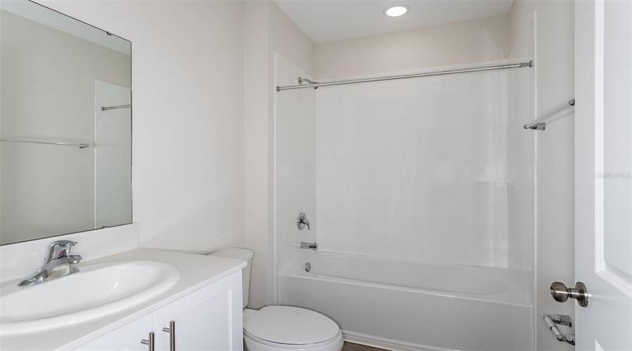 Zephyrhills, Florida 33541, 5 Bedroom Bedrooms, ,3 Bathroombathrooms,Residential,For Sale,Thornhedge,0,Mfrtb8543046